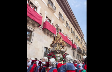 La Parroquia de San Lorenzo apura los días para las fiestas y la capilla de San Fermín acogerá la tarde de este jueves la sexta y última misa de la escalera. Y habrá una presencia especial, la de la figura del santo realizada en hierro por el vecino de Milagro Javier Ferreras, realizada con materiales reciclados.