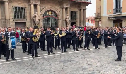 La Pamplonesa también se suma este 6 de junio a la 'Escalerica' de San Fermín