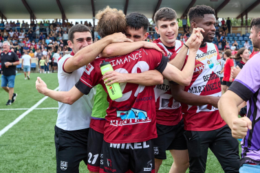 Fotos del ascenso del Gares a Tercera División.