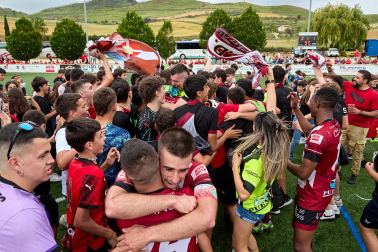 Fotos del ascenso del Gares a Tercera División.