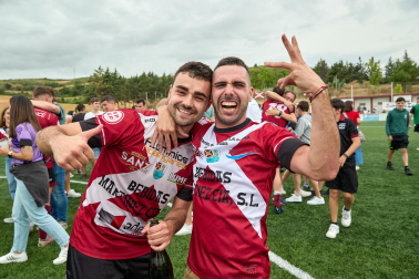 Fotos del ascenso del Gares a Tercera División.