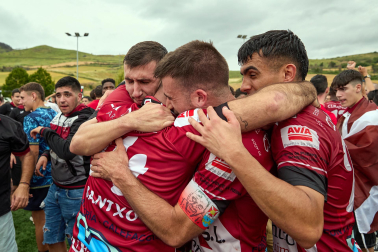 Fotos del ascenso del Gares a Tercera División.