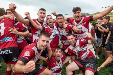 Fotos del ascenso del Gares a Tercera División.