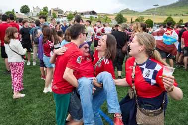Fotos del ascenso del Gares a Tercera División.