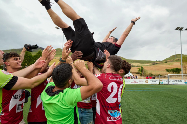 Fotos del ascenso del Gares a Tercera División.