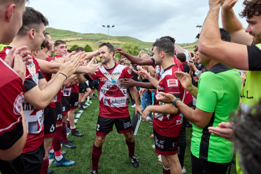 Fotos del ascenso del Gares a Tercera División.