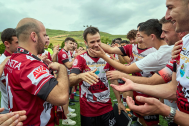 Fotos del ascenso del Gares a Tercera División.