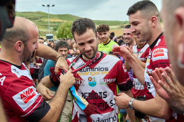Fotos del ascenso del Gares a Tercera División.