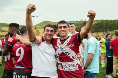 Fotos del ascenso del Gares a Tercera División.