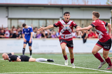 Fotos del ascenso del Gares a Tercera División.