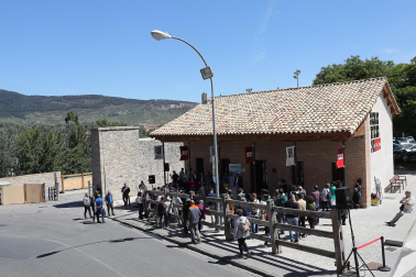 Fotos de la presentación del 'Espacio SanFermIN Espazioa', ubicado en el Cuerpo de Guardia de Santo Domingo en Pamplona. /