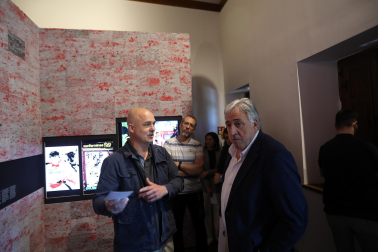 Fotos de la presentación del 'Espacio SanFermIN Espazioa', ubicado en el Cuerpo de Guardia de Santo Domingo en Pamplona.