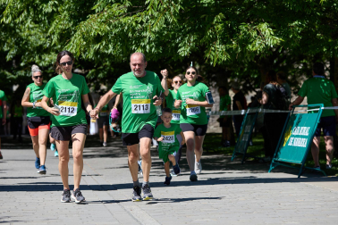 Fotos de la X Marcha contra el Cáncer en Pamplona.