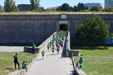 Fotos de la X Marcha contra el Cáncer en Pamplona.