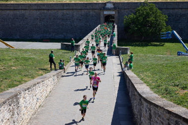 Fotos de la X Marcha contra el Cáncer en Pamplona.