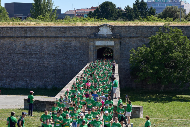 Fotos de la X Marcha contra el Cáncer en Pamplona.
