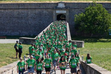 Fotos de la X Marcha contra el Cáncer en Pamplona.