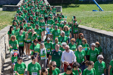 Fotos de la X Marcha contra el Cáncer en Pamplona.