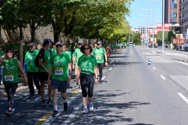 Fotos de la X Marcha contra el Cáncer en Pamplona.