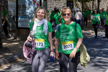 Fotos de la X Marcha contra el Cáncer en Pamplona.
