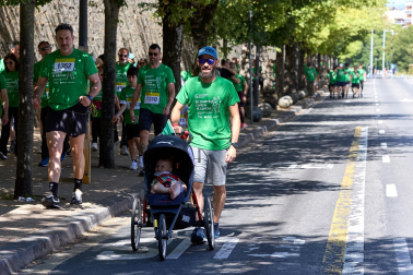 Fotos de la X Marcha contra el Cáncer en Pamplona.
