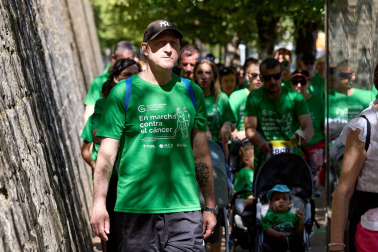 Fotos de la X Marcha contra el Cáncer en Pamplona.