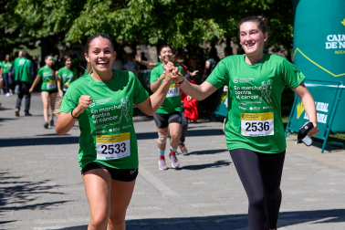 Fotos de la X Marcha contra el Cáncer en Pamplona.