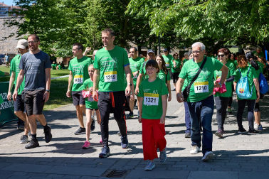 Fotos de la X Marcha contra el Cáncer en Pamplona.