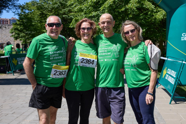 Fotos de la X Marcha contra el Cáncer en Pamplona.