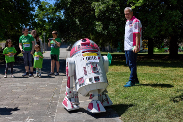 Fotos de la X Marcha contra el Cáncer en Pamplona.
