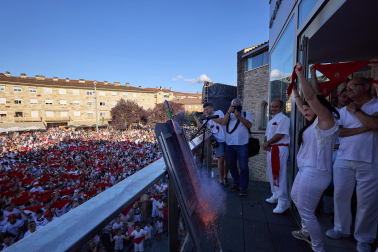 Fotos del chupinazo de las fiestas de Mutilva 2024.