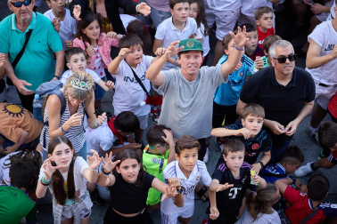 Fotos del chupinazo de las fiestas de Mutilva 2024.