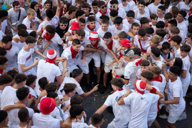 Fotos del chupinazo de las fiestas de Mutilva 2024.