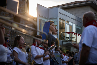 Fotos del chupinazo de las fiestas de Mutilva 2024.
