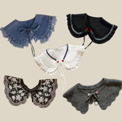 Algunos de los cuellos hechos a mano de la colección de Delïa Clothing.