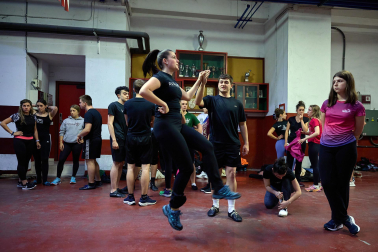Fotos del ensayo del grupo de danzas Duguna y la Pamplonesa, previo al concierto del sábado./