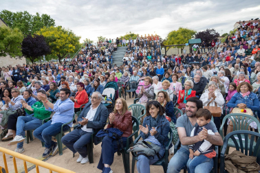 Fotos del Paloteado de San Juan de Tudela 2024. /