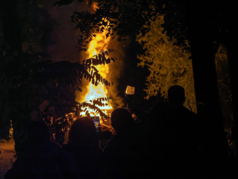 Fotos de las hogueras de San Juan en Estella.