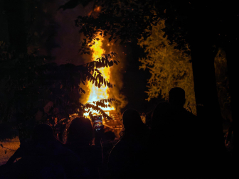 Fotos de las hogueras de San Juan en Estella.