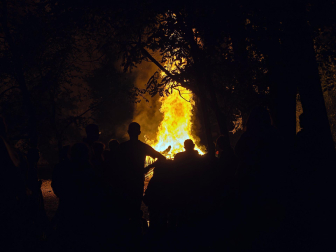 Fotos de las hogueras de San Juan en Estella.