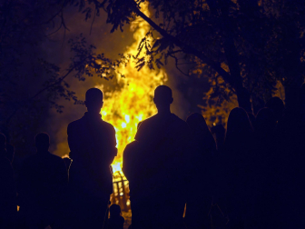 Fotos de las hogueras de San Juan en Estella.
