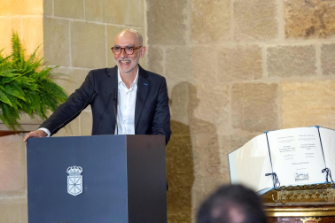 Gala de entrega del Premio Príncipe de Viana de la Cultura 2024 a Alfredo Sanzol