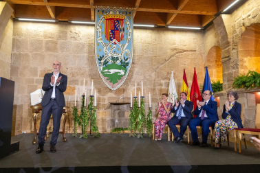 Gala de entrega del Premio Príncipe de Viana de la Cultura 2024 a Alfredo Sanzol