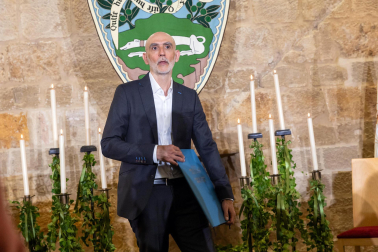 Gala de entrega del Premio Príncipe de Viana de la Cultura 2024 a Alfredo Sanzol