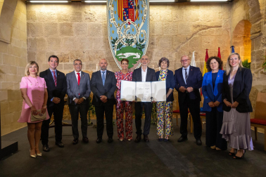 Gala de entrega del Premio Príncipe de Viana de la Cultura 2024 a Alfredo Sanzol