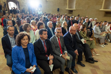 Gala de entrega del Premio Príncipe de Viana de la Cultura 2024 a Alfredo Sanzol