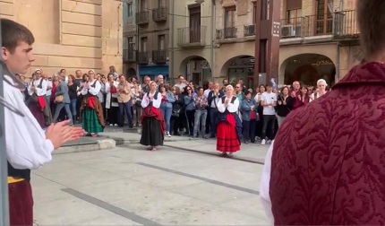 Pasillo en la plaza de los Fueros en homenaje a Salvador Martínez Gárate