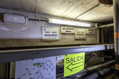 Fotos de los trabajos de Policía Nacional en el subsuelo de Pamplona