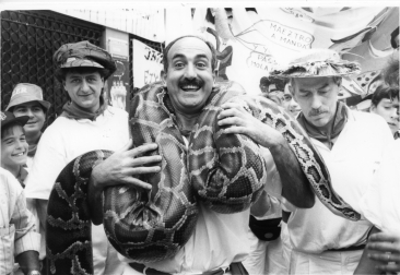 LIzaur, con la pitón filipina de 50 kilos en 1991