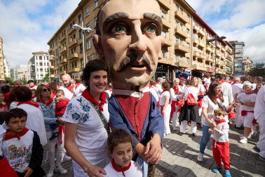 Salida de la Comparsa de Gigantes y Cabezudos este 6 de julio.